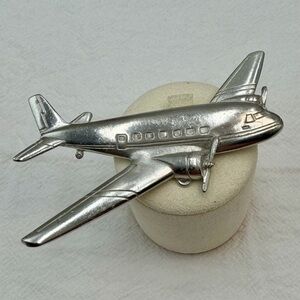 Vintage J J Airplane brooch 1986